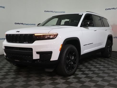 New 2025 Jeep Grand Cherokee L Altitude image 10