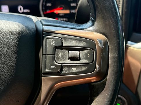 Used 2019 Chevrolet Silverado 1500 High Country w/ Technology Package image 13