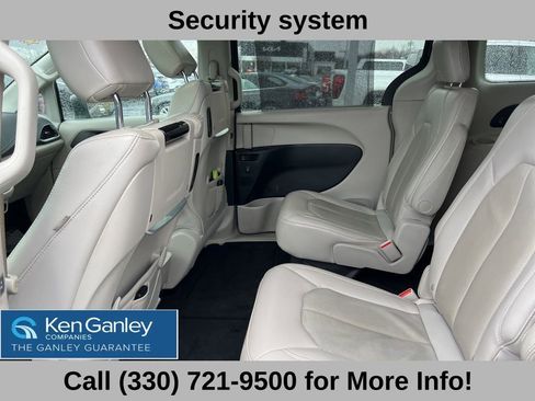 Used 2021 Chrysler Pacifica Touring-L w/ Uconnect Theater Family Group image 50