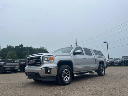 Used 2015 GMC Sierra 1500 SLE w/ SLE Value Package AWD/4WD image 2
