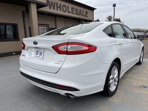 Used 2016 Ford Fusion SE image 6