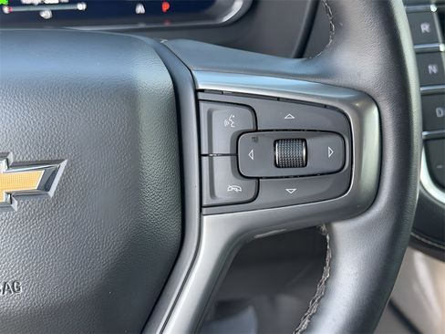 Used 2023 Chevrolet Suburban Premier image 15