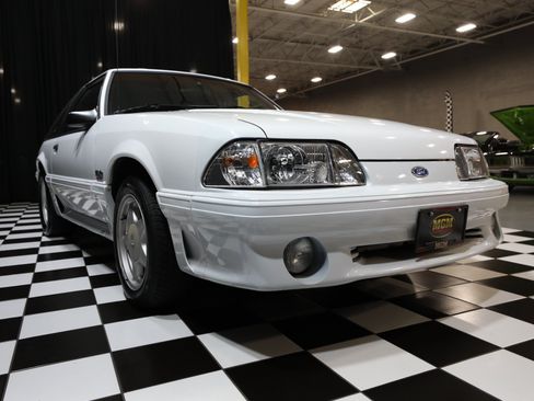 Used 1992 Ford Mustang GT RWD image 14