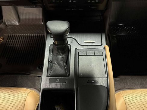 Used 2021 Lexus ES 250 w/ Premium Package AWD/4WD image 31