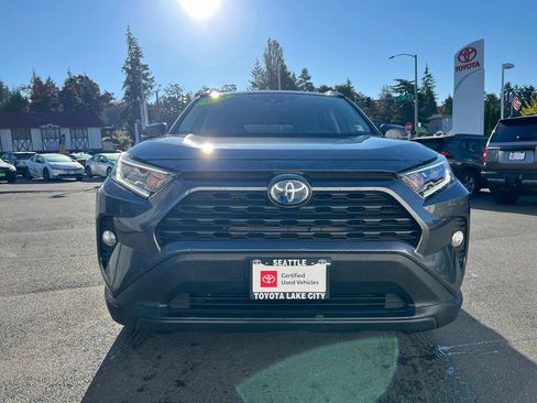 Used 2021 Toyota RAV4 XLE AWD/4WD image 2