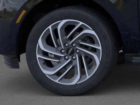 New 2026 Lincoln Navigator Premiere AWD/4WD image 21