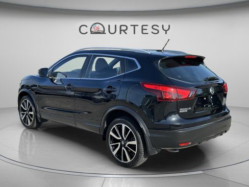 Used 2017 Nissan Rogue Sport SL image 5