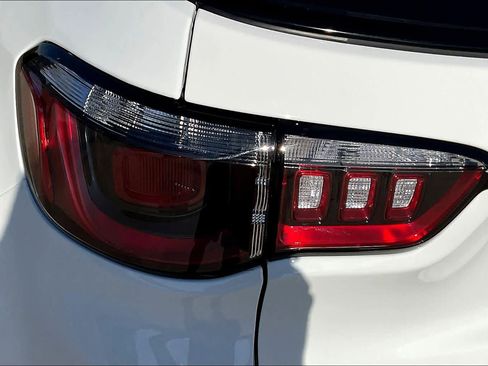 Used 2026 Jeep Compass Latitude image 14