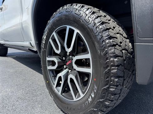 Used 2019 GMC Sierra 1500 AT4 w/ AT4 Premium Package image 10