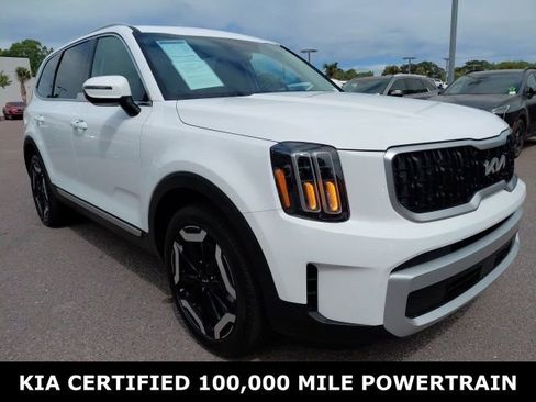 Used 2024 Kia Telluride EX w/ EX Captain's Chair Package image 3