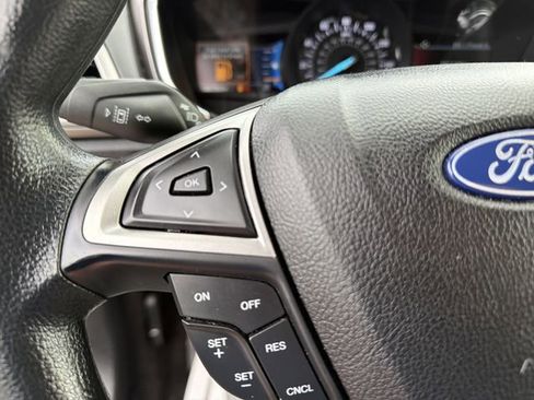 Used 2020 Ford Fusion SE FWD image 19