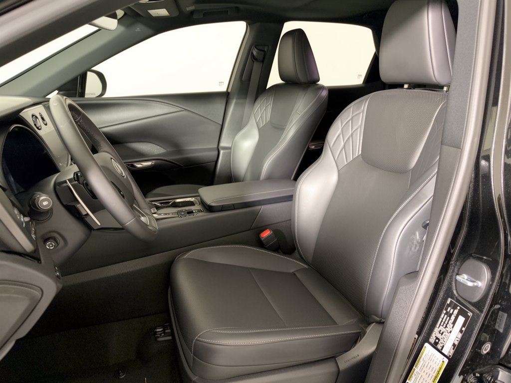 Used 2024 Lexus RX 350 Premium w/ Accessory Package (Z1) FWD image 5