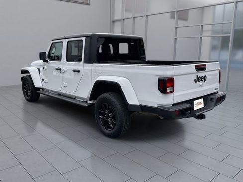 Used 2021 Jeep Gladiator Sport AWD/4WD image 5