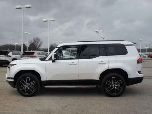 Used 2026 Lexus GX 550 w/ Cold Area Package image 13