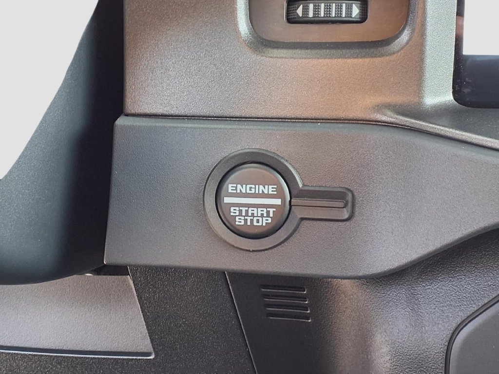 Used 2025 Ford Bronco 4-Door AWD/4WD image 13