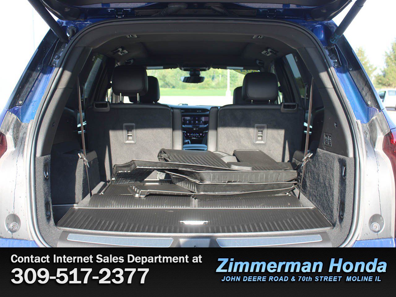 Used 2024 Cadillac XT6 Premium Luxury w/ Technology Package AWD/4WD image 6