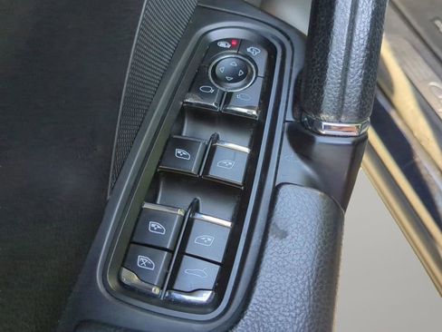 Used 2016 Porsche Cayenne AWD/4WD image 42
