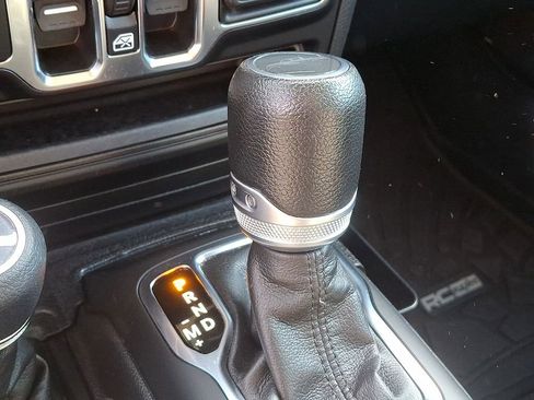 Used 2023 Jeep Gladiator Sport image 14