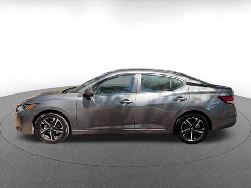 Used 2025 Nissan Sentra SV FWD image 9