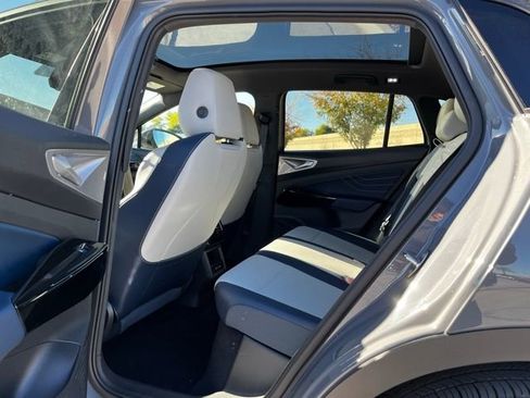 Used 2024 Volkswagen ID.4 Pro S image 15