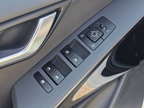Certified 2024 Kia Niro Wind w/ Wind Preserve Package FWD image 31