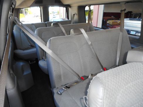Used 2017 Chevrolet Express 3500 LT w/ LT Preferred Equipment Group RWD image 22