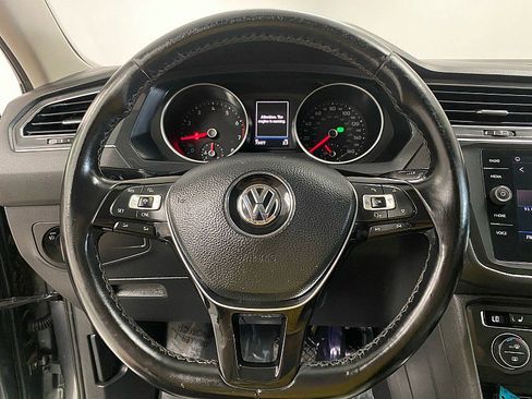 Used 2018 Volkswagen Tiguan SEL image 11