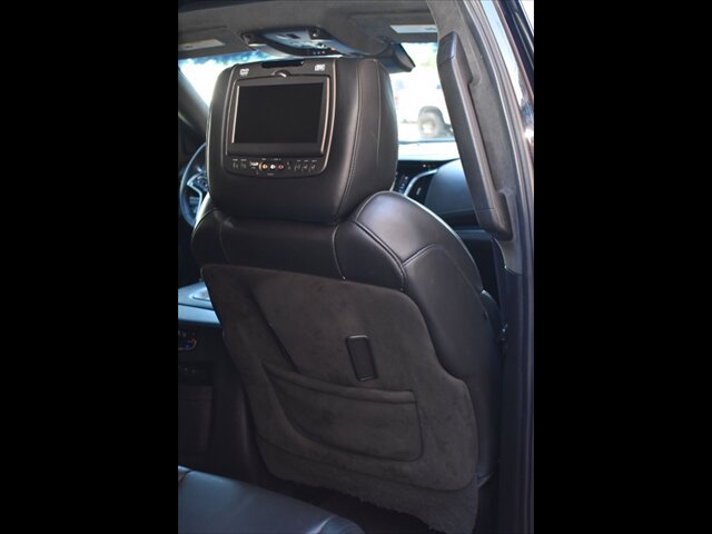 Used 2017 Cadillac Escalade Platinum AWD/4WD image 28