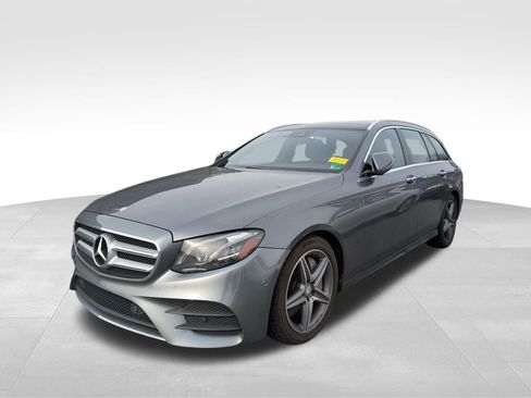 Used 2017 Mercedes-Benz E 400 4MATIC Wagon image 3