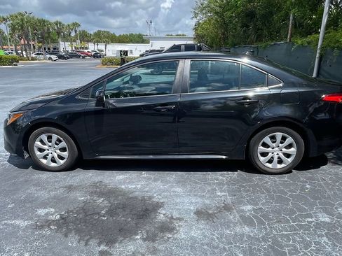 Used 2022 Toyota Corolla LE image 5