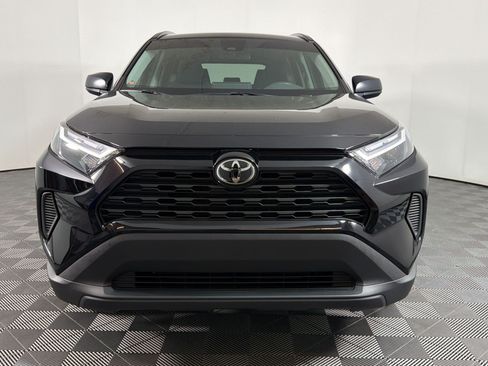 Used 2025 Toyota RAV4 LE AWD/4WD image 4