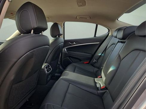 Used 2025 Genesis G70 2.5T image 16