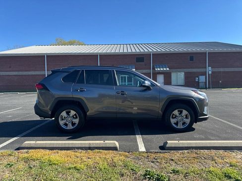 Used 2022 Toyota RAV4 XLE image 3