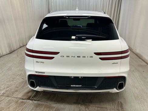 Used 2024 Genesis GV70 2.5T Advanced w/ Advanced Package image 8