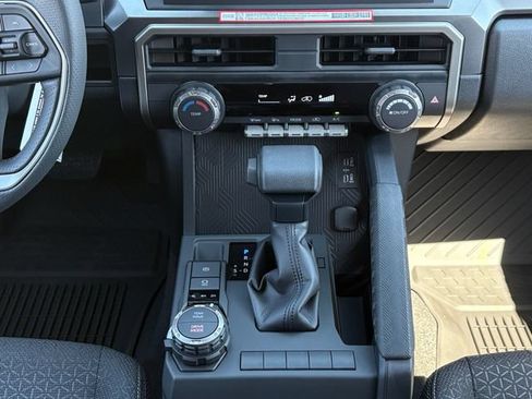 New 2026 Toyota 4Runner SR5 AWD/4WD image 17