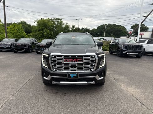 New 2026 GMC Yukon Denali w/ Sun & Power Step Package AWD/4WD image 8