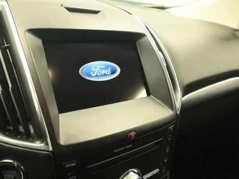 Certified 2019 Ford Edge Titanium w/ Cold Weather Package AWD/4WD image 16