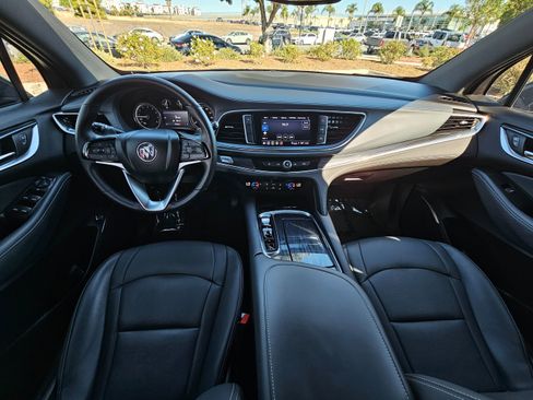 Used 2023 Buick Enclave Essence image 18