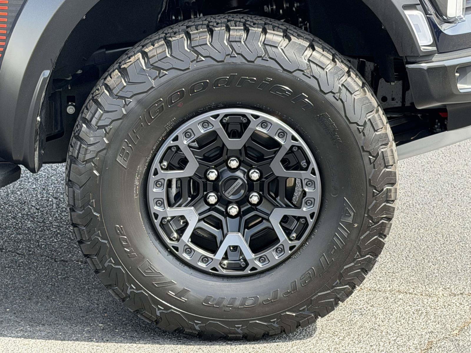 Used 2025 Ford F150 Raptor w/ Equipment Group 803A Raptor R AWD/4WD image 5