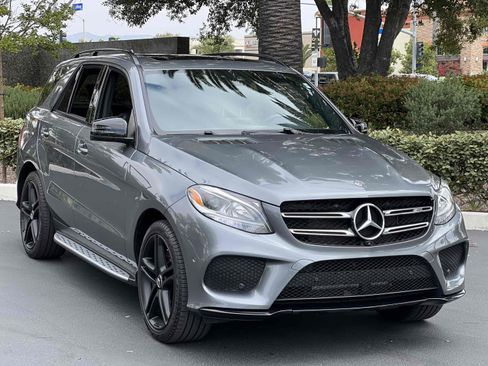 Used 2019 Mercedes-Benz GLE 43 AMG 4MATIC image 3