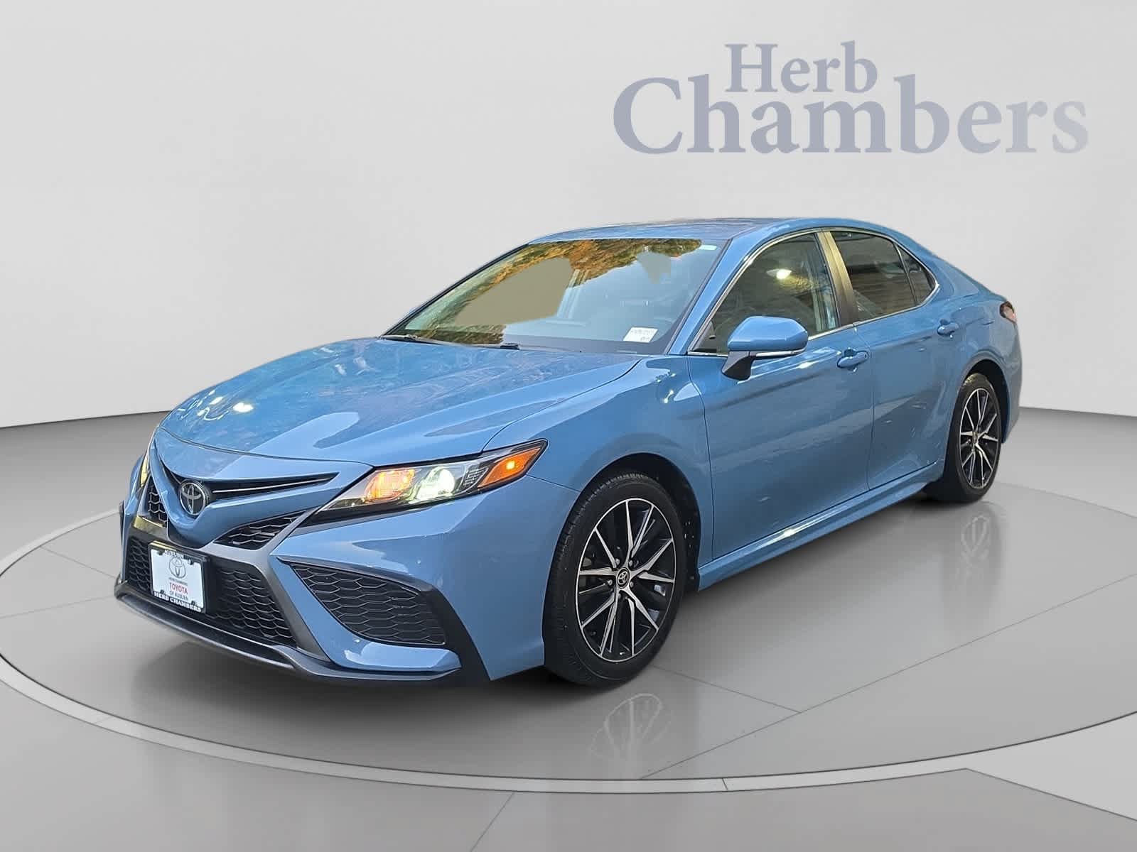 Used 2023 Toyota Camry SE FWD image 11