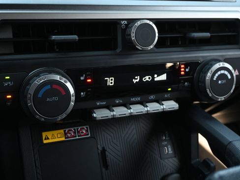 Used 2025 Toyota 4Runner TRD Off-Road Premium image 19