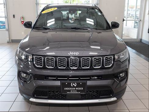 Used 2024 Jeep Compass Limited AWD/4WD image 3