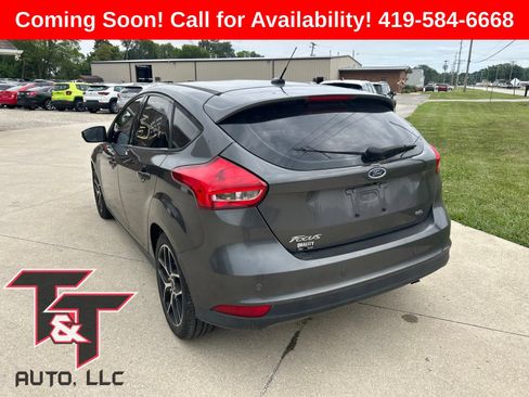 Used 2018 Ford Focus SEL w/ Cold Weather Package FWD image 3