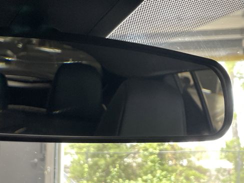Used 2022 Toyota C-HR Limited FWD image 27