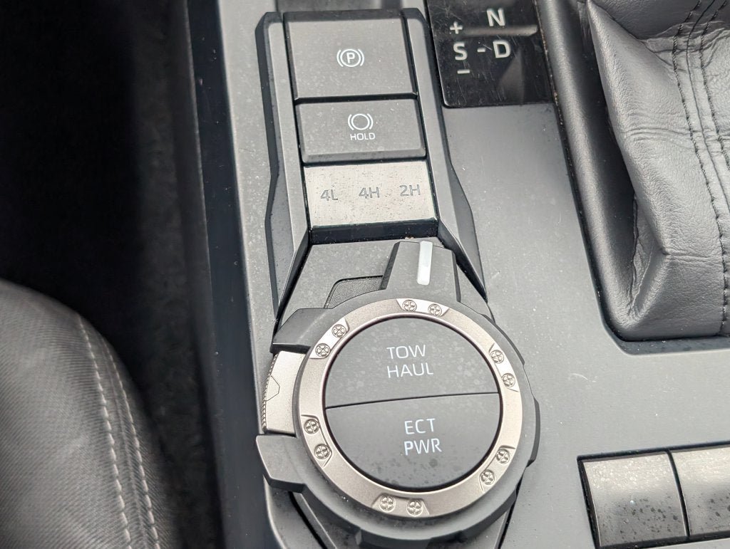 Certified 2025 Toyota Tacoma SR5 AWD/4WD image 27