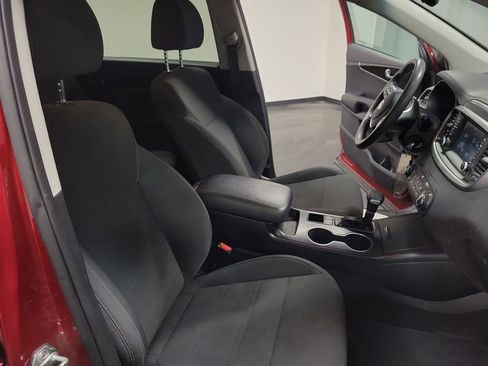 Used 2020 Kia Sorento LX image 23