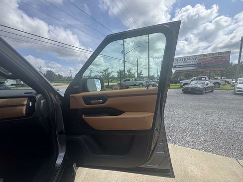 Used 2025 Nissan Armada SL w/ Captain's Chari Seat Package AWD/4WD image 29