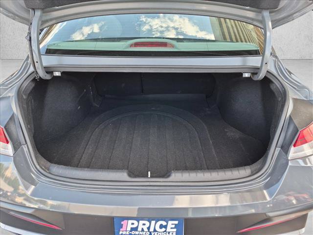 Used 2025 Hyundai Elantra SEL FWD image 6