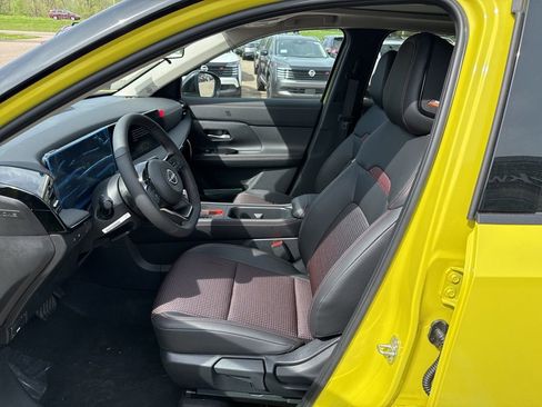 New 2026 Nissan Kicks SR w/ SR Premium Package AWD/4WD image 9